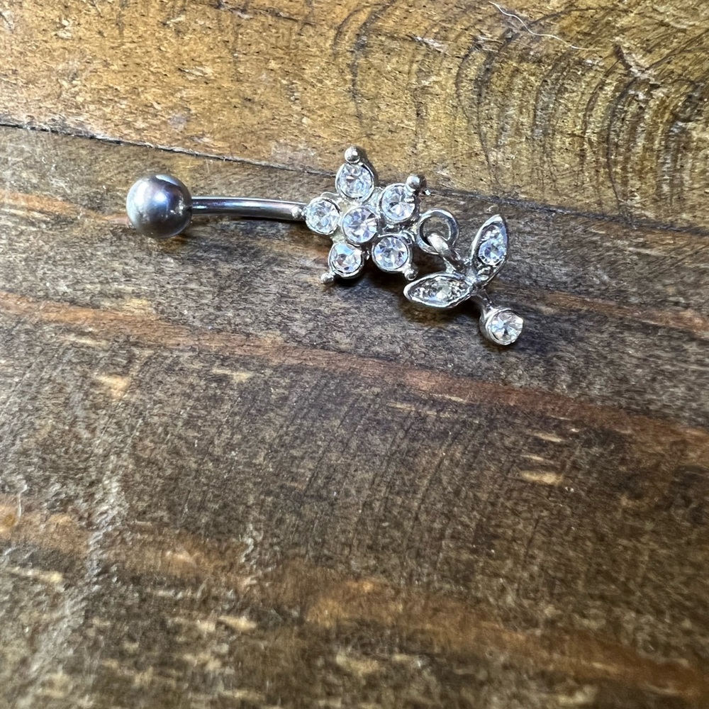 Flower belly ring